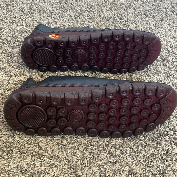 NWT shoes soft sole black stretchy laces bling tip size 42 (mens 9 or womens 10) - Picture 6 of 17